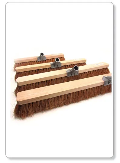 [E13-11] Balai en coco industriel avec douille - 50cm