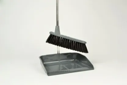[E17-06] MARIA SET - pelle à déchets fermée complet avec brosse