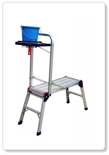 [L01-11] MARCHE PIED ALU - en aluminium pliable, piètement avec protection
